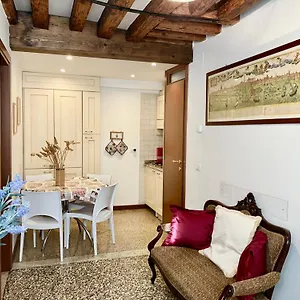 Appartement San Bortolomio Near Suso Ice-cream, Venise